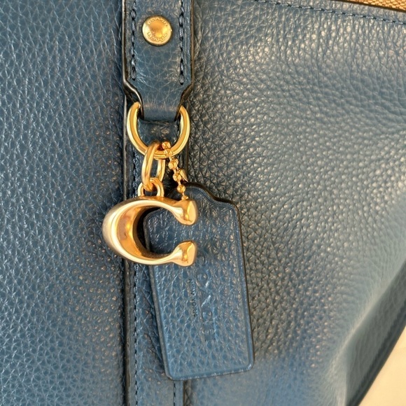 Coach NWT Large Tote Pebble Leather and Signature Print at Top Zippered Opening - Picture 2 of 14